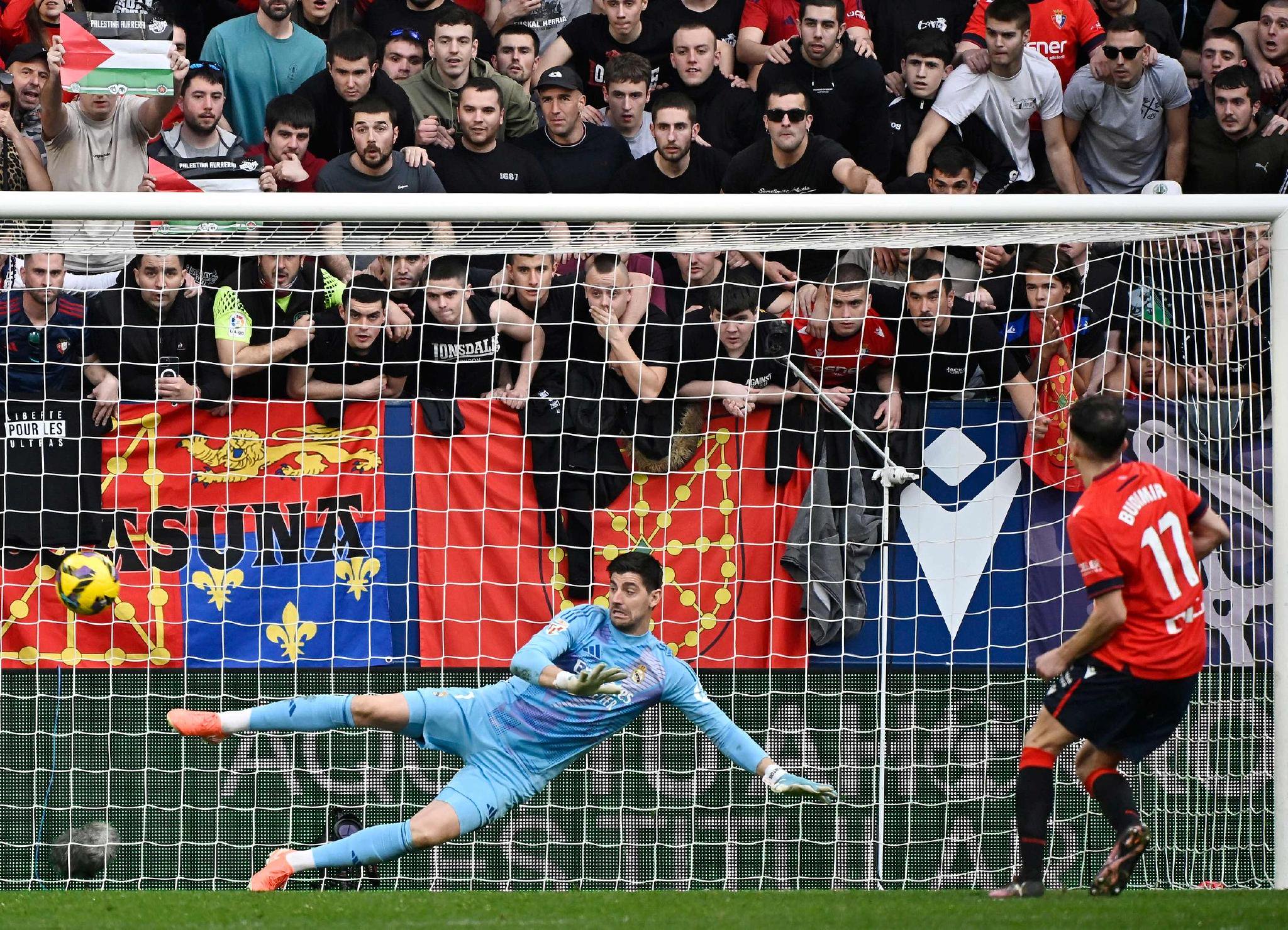 格拉纳达前锋单场梅开二度助球队获胜的简单介绍 格拉纳达前锋单场梅开二度助球队获胜的简单介绍