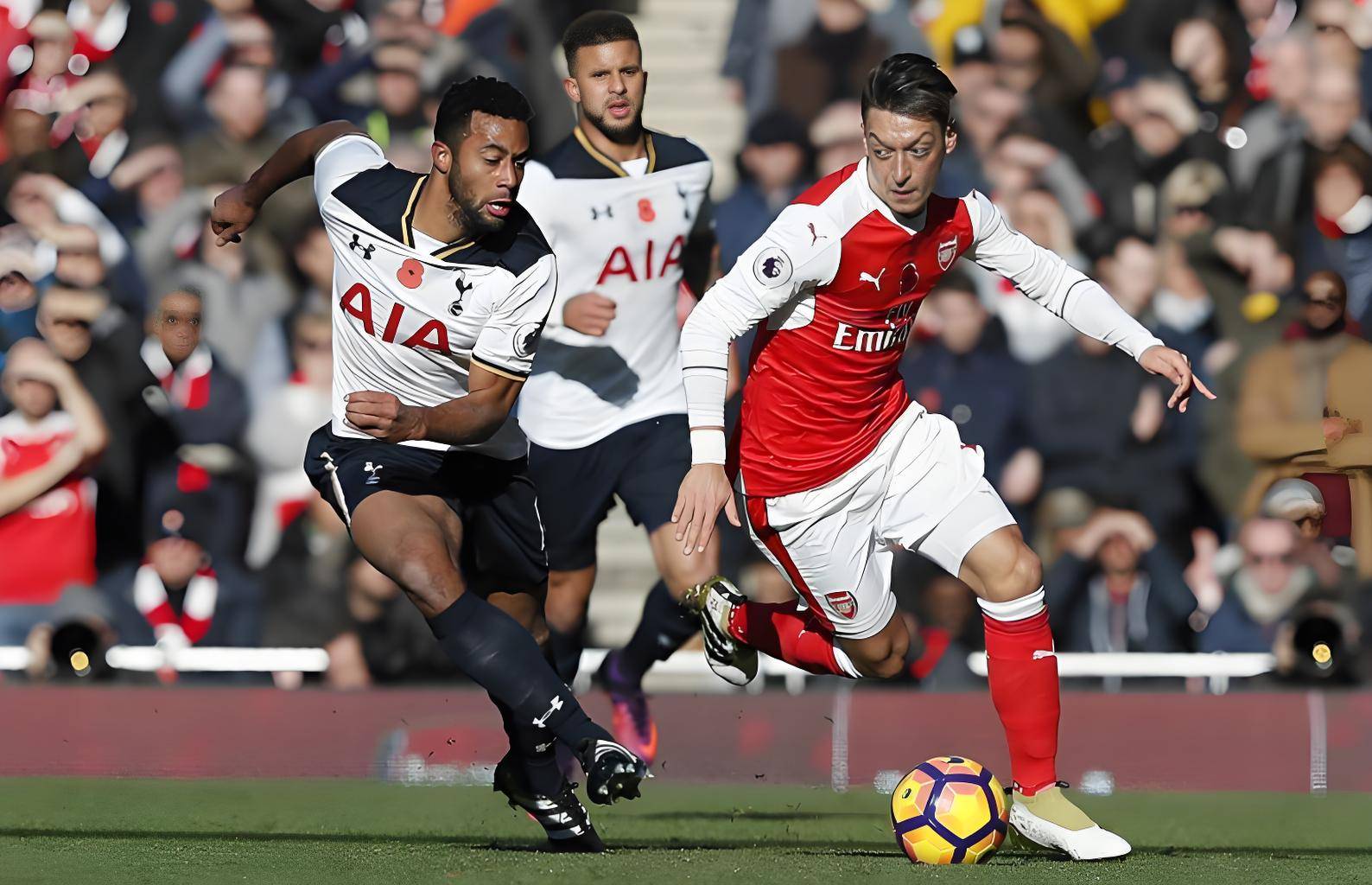 热刺球员合照曝光，团结一心全力以赴