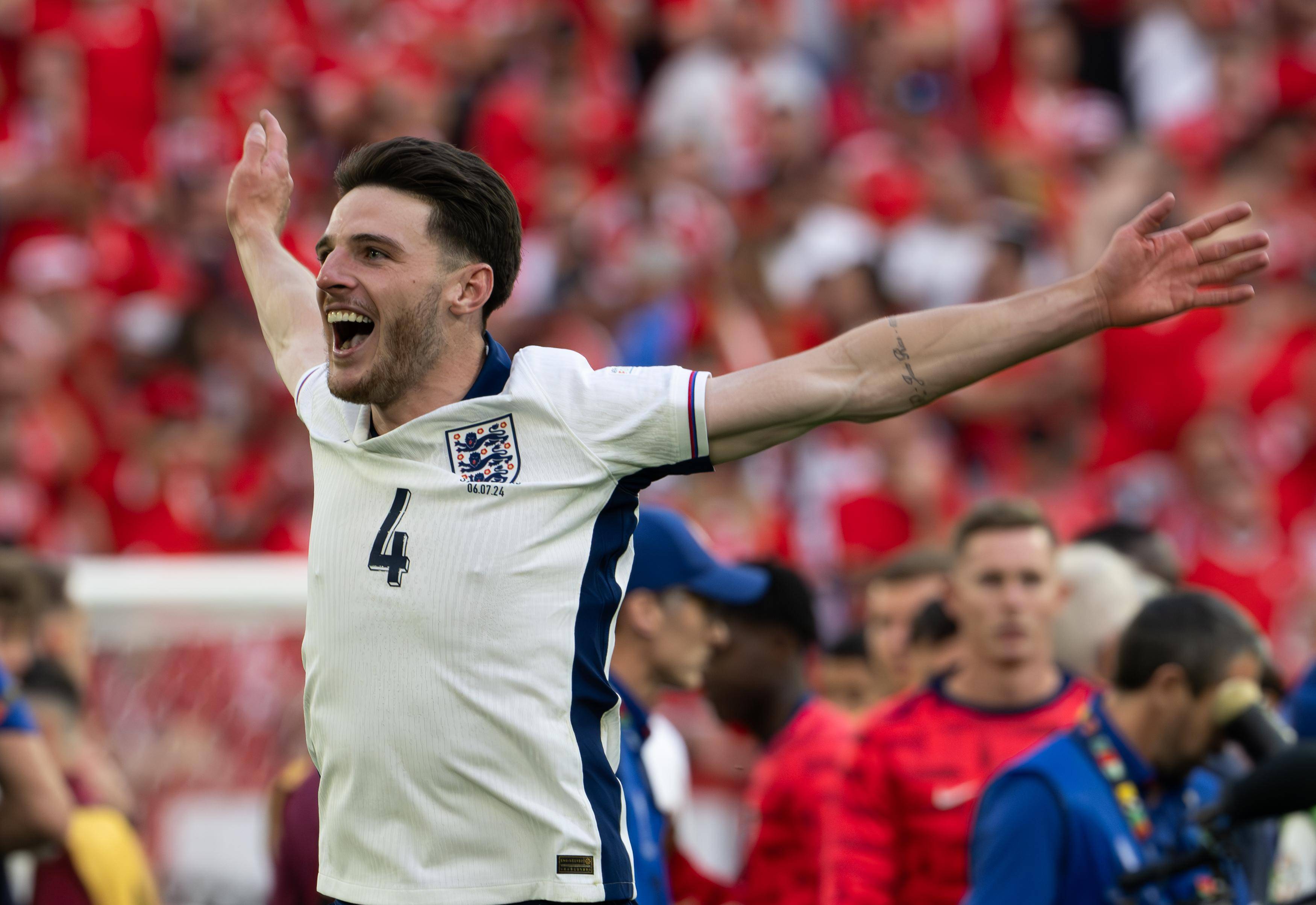 英格兰顽强击败荷兰，晋级半决赛