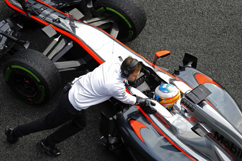 关于威廉姆斯翻盘索伯车队，阿隆索带队取胜的信息