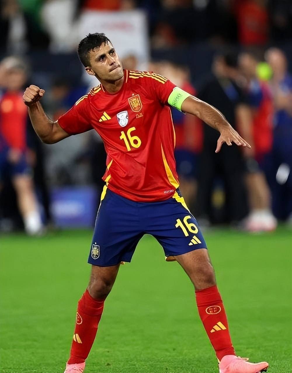 日本完胜曼城，阿尔瓦雷斯状态火热