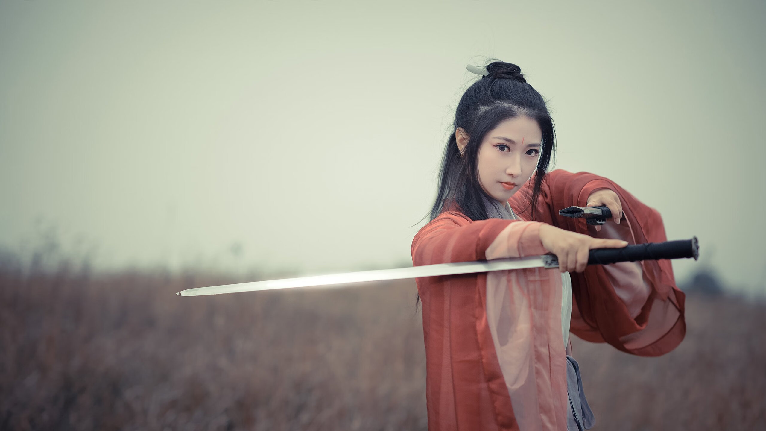 跨越半个地球，他们把球交给了他